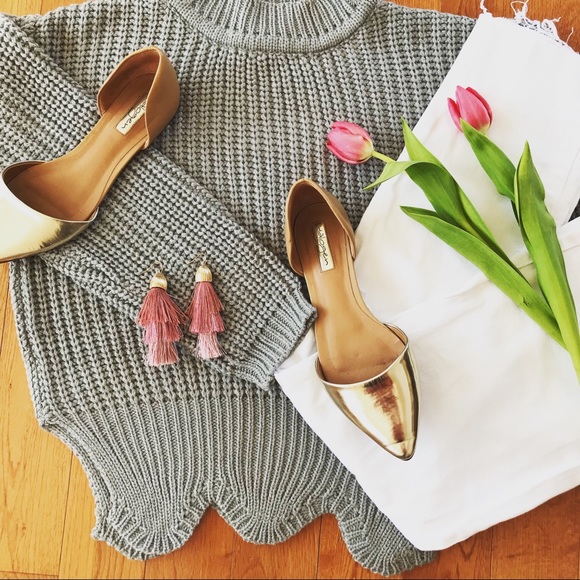 Sweaters - Grey Scallop Hem Cropped Sweater
